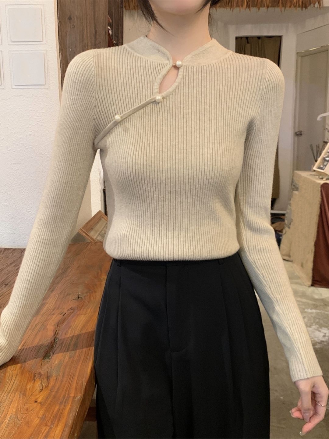 

HERE&NOW Keyhole Neck Regular Top, Khaki