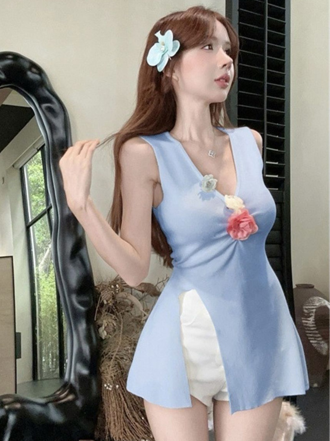 

KPOP V-Neck Sleeveless Solid Top, Blue