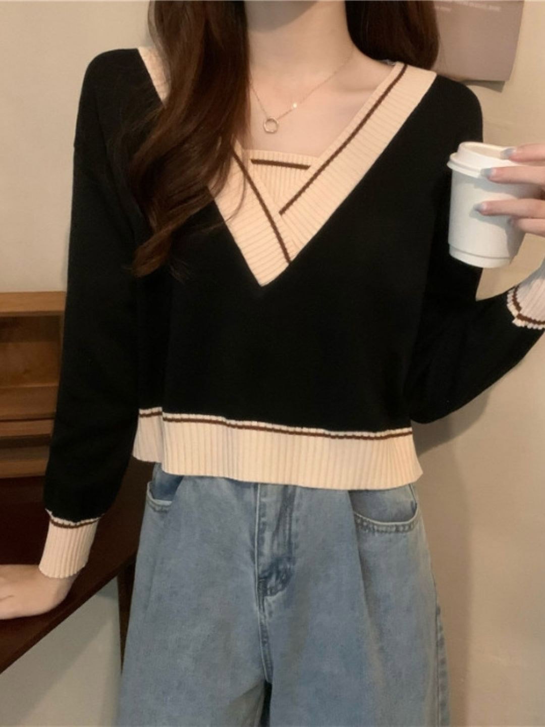 

HERE&NOW Women Colourblocked V-Neck Long Sleeves Cotton Top, Black