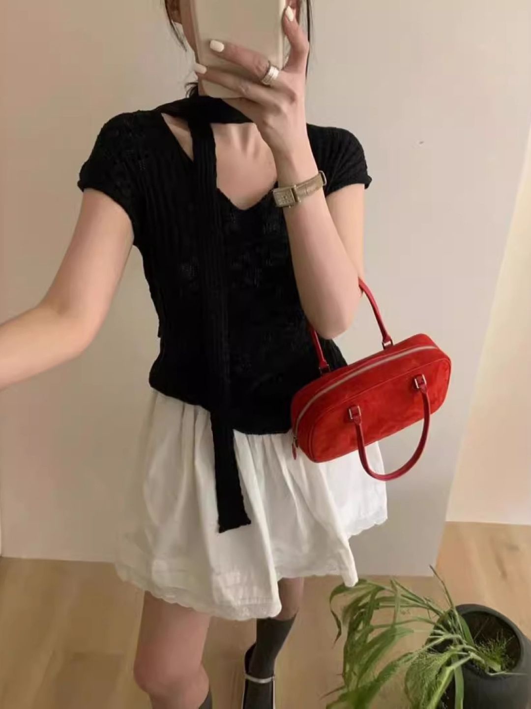 

KPOP Women Striped V-Neck Short Sleeves Top, Black