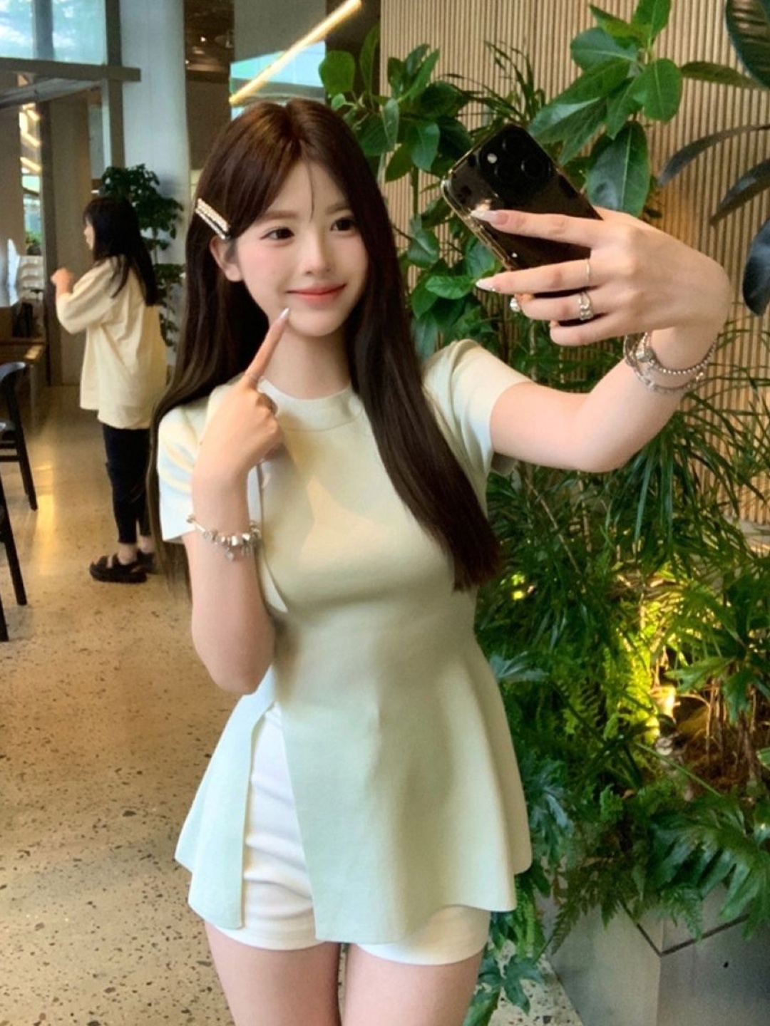 

KPOP Women Round Neck Short Sleeves Fitted Top, Cream