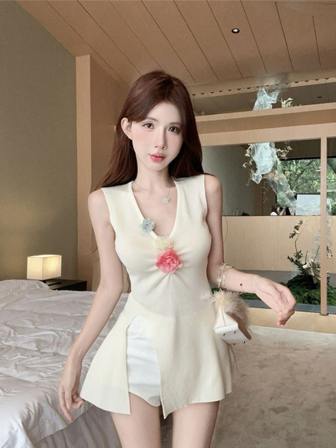 

KPOP Women V-Neck Sleeveless Longline Top, Cream