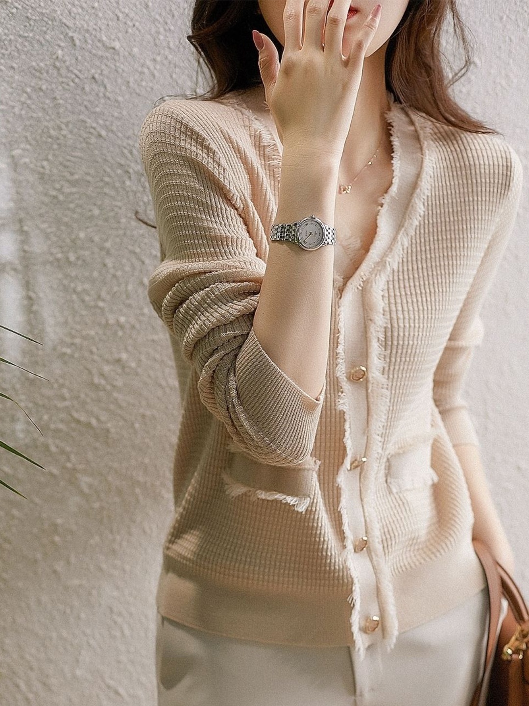 

KPOP Women V-Neck Long Sleeves Self Design Top, Khaki