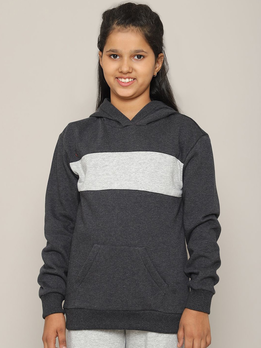 

Rute Girls Colourblocked Cotton Hooded Long Sleeves Pullover Sweatshirt, Grey