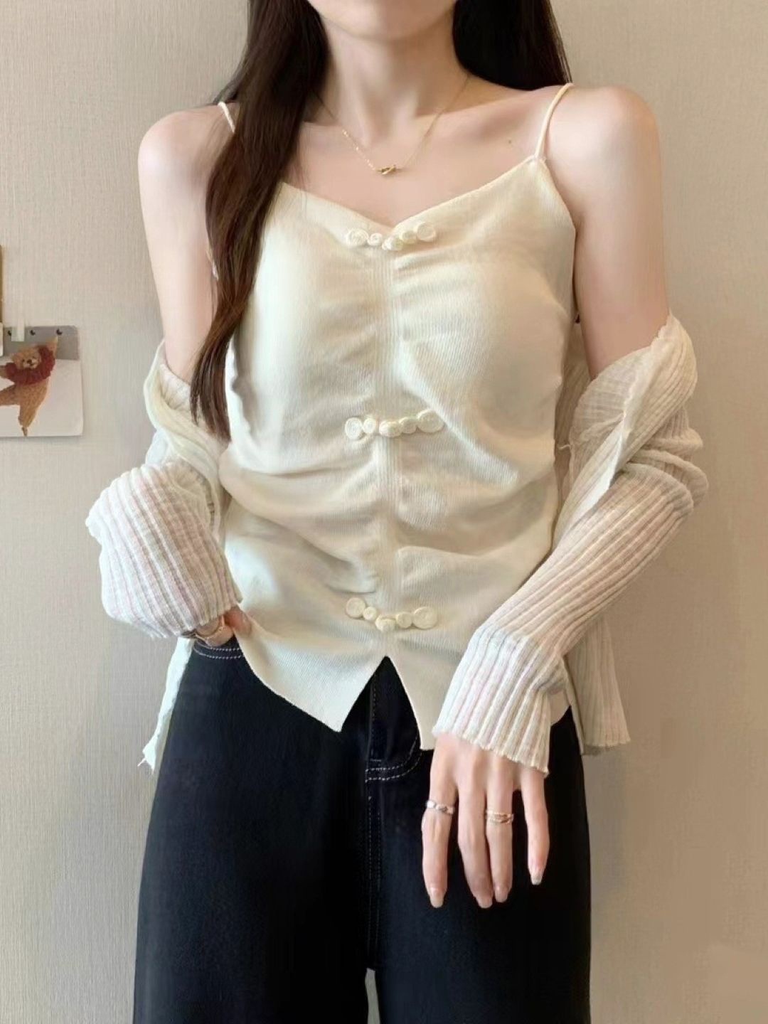 

KPOP Women Shoulder Straps Top, Cream