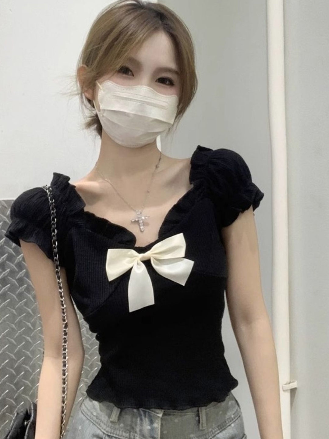 

KPOP Women V-Neck Short Sleeves Solid Top, Black