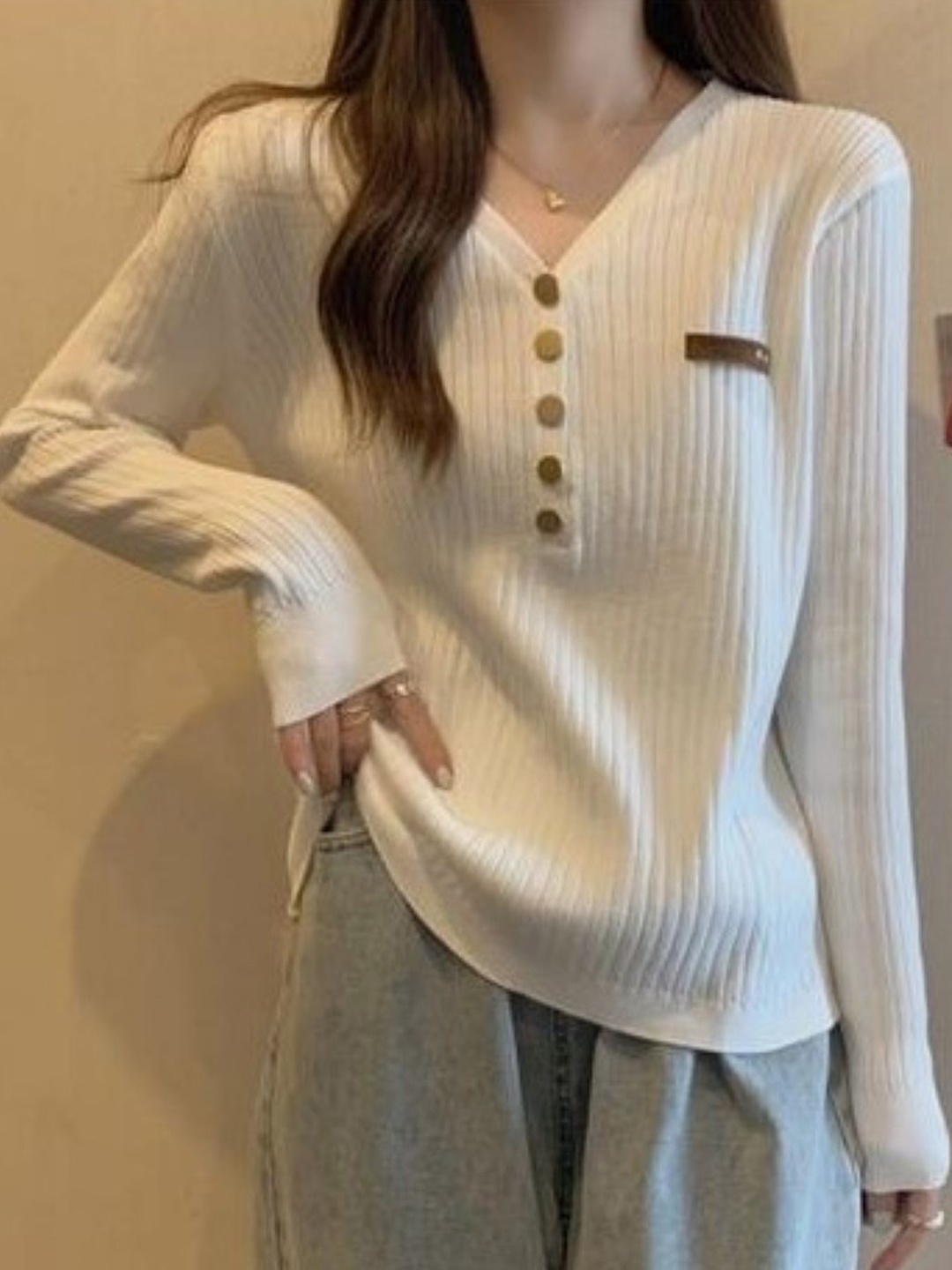 

KPOP Women V-Neck Extended Sleeves Top, White