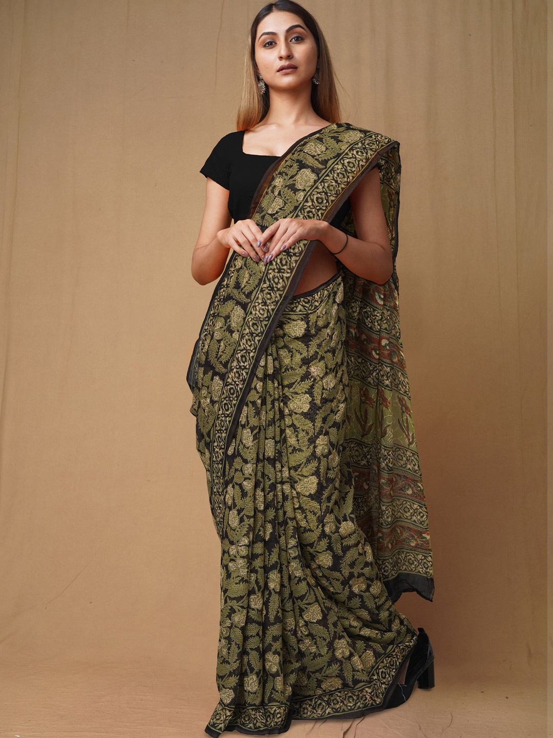 

Unnati Silks Floral Printed Pure Cotton Kota Saree, Black