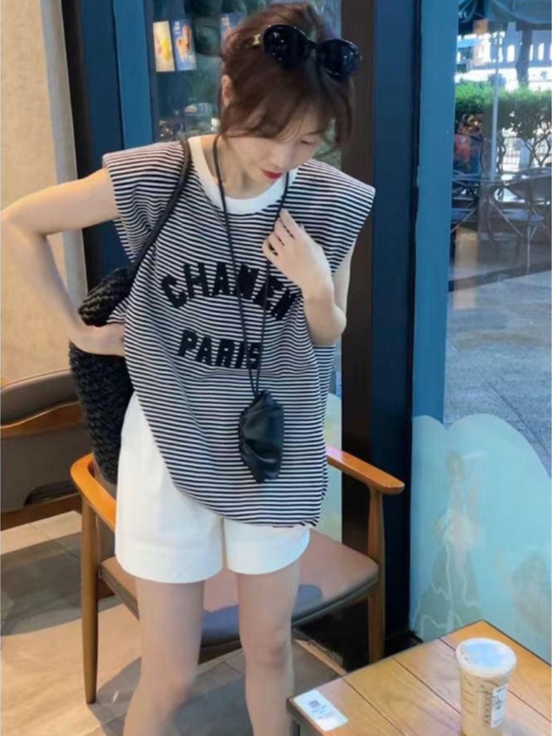 

KPOP Women Round Neck Striped Top, Black