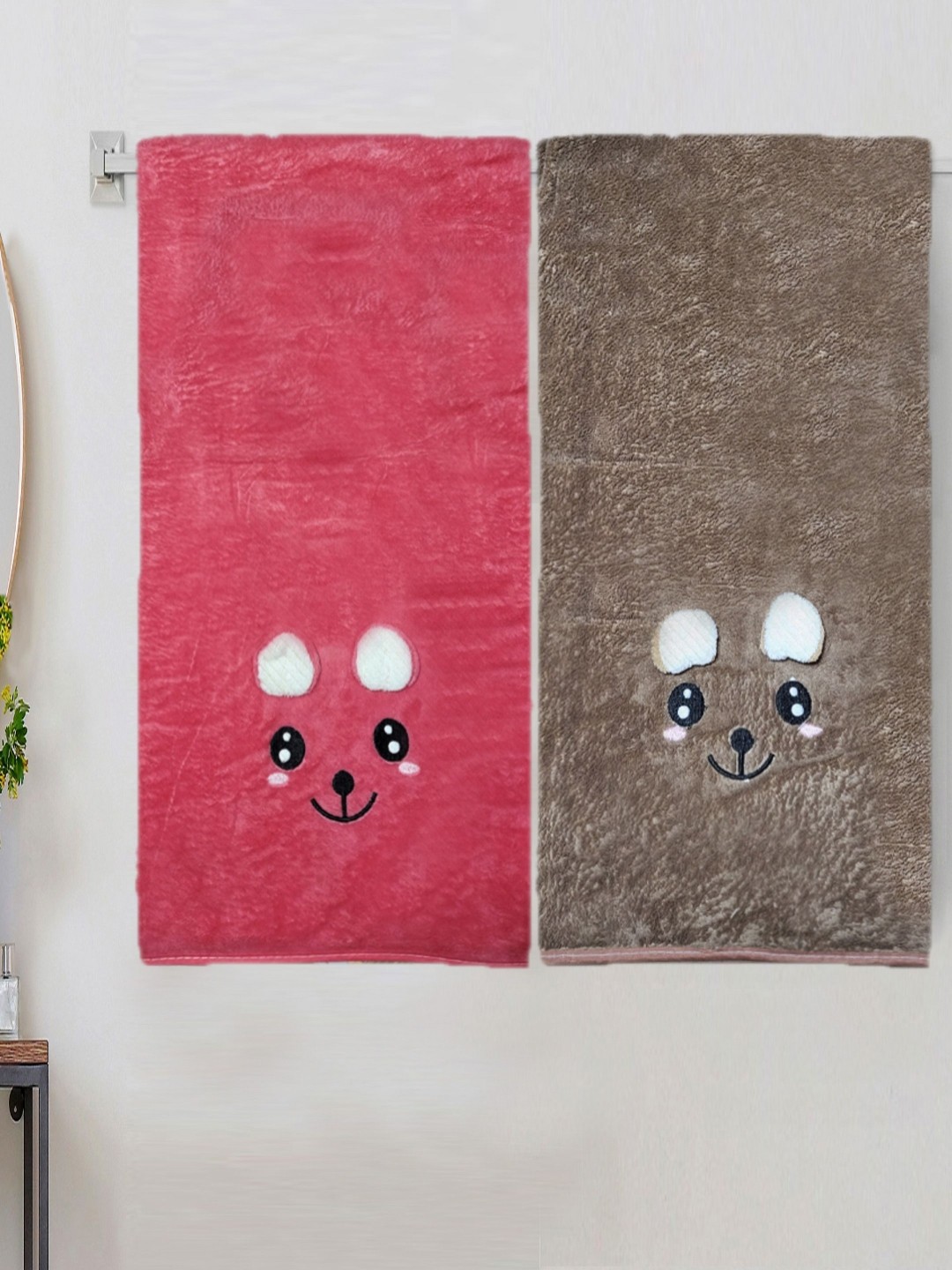 

ANA Red & Brown 2 Pieces Bunny Face Printed 300 GSM Bath Towels