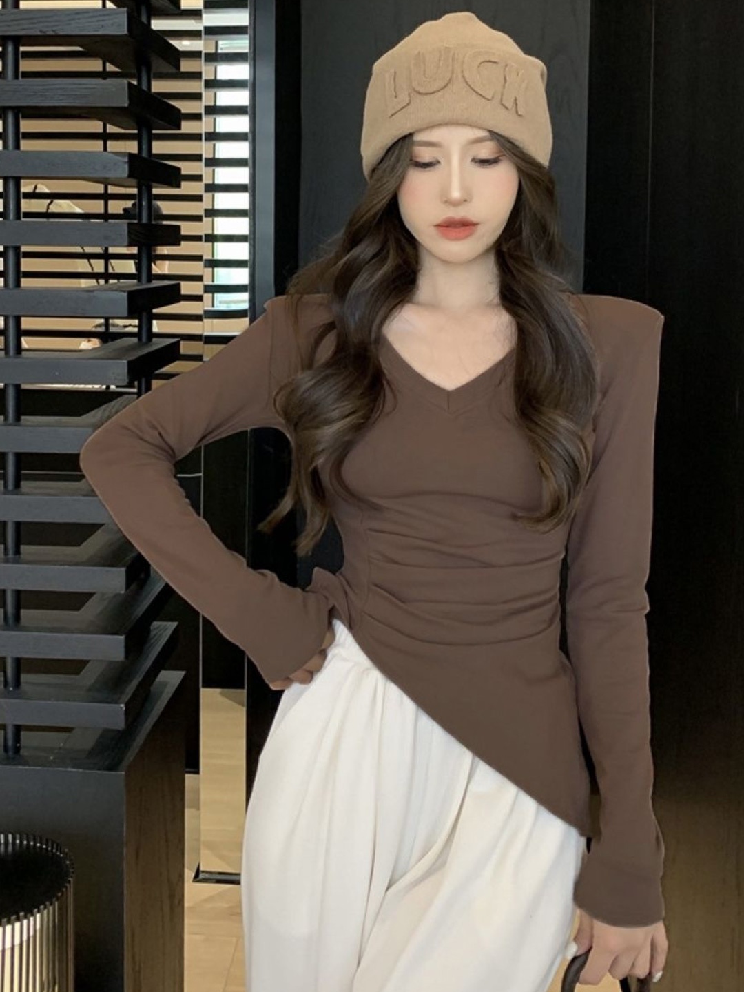 

HERE&NOW Women V-Neck Long Extended Sleeves Casual Top, Brown