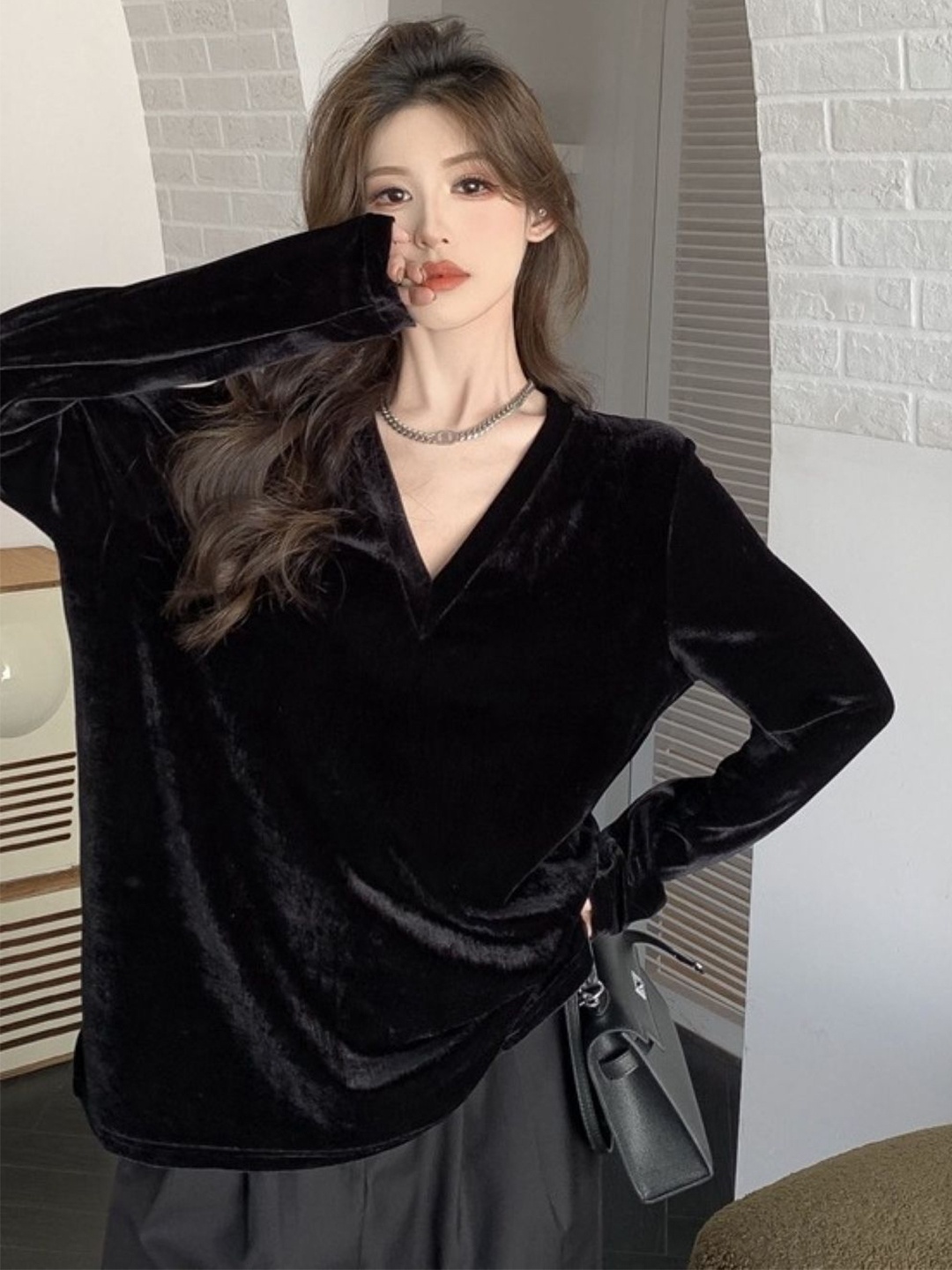

HERE&NOW Women V-Neck Oversized Bell Sleeve Top, Black