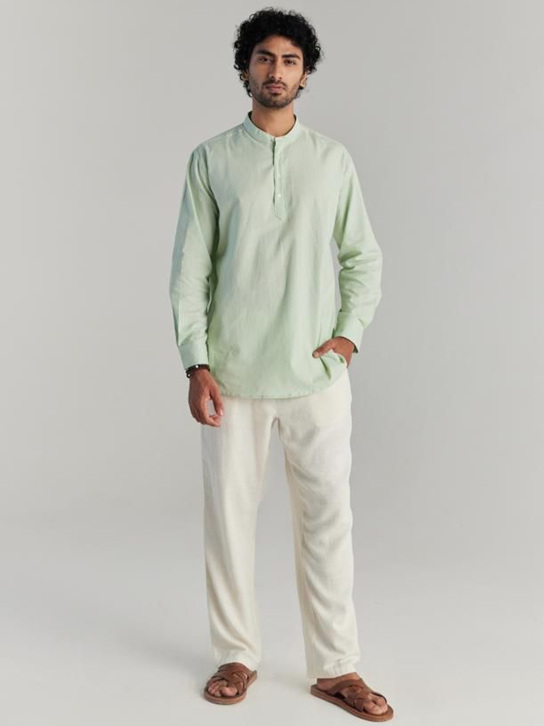 

SAADAA Mandarin Collar Straight Kurta, Green