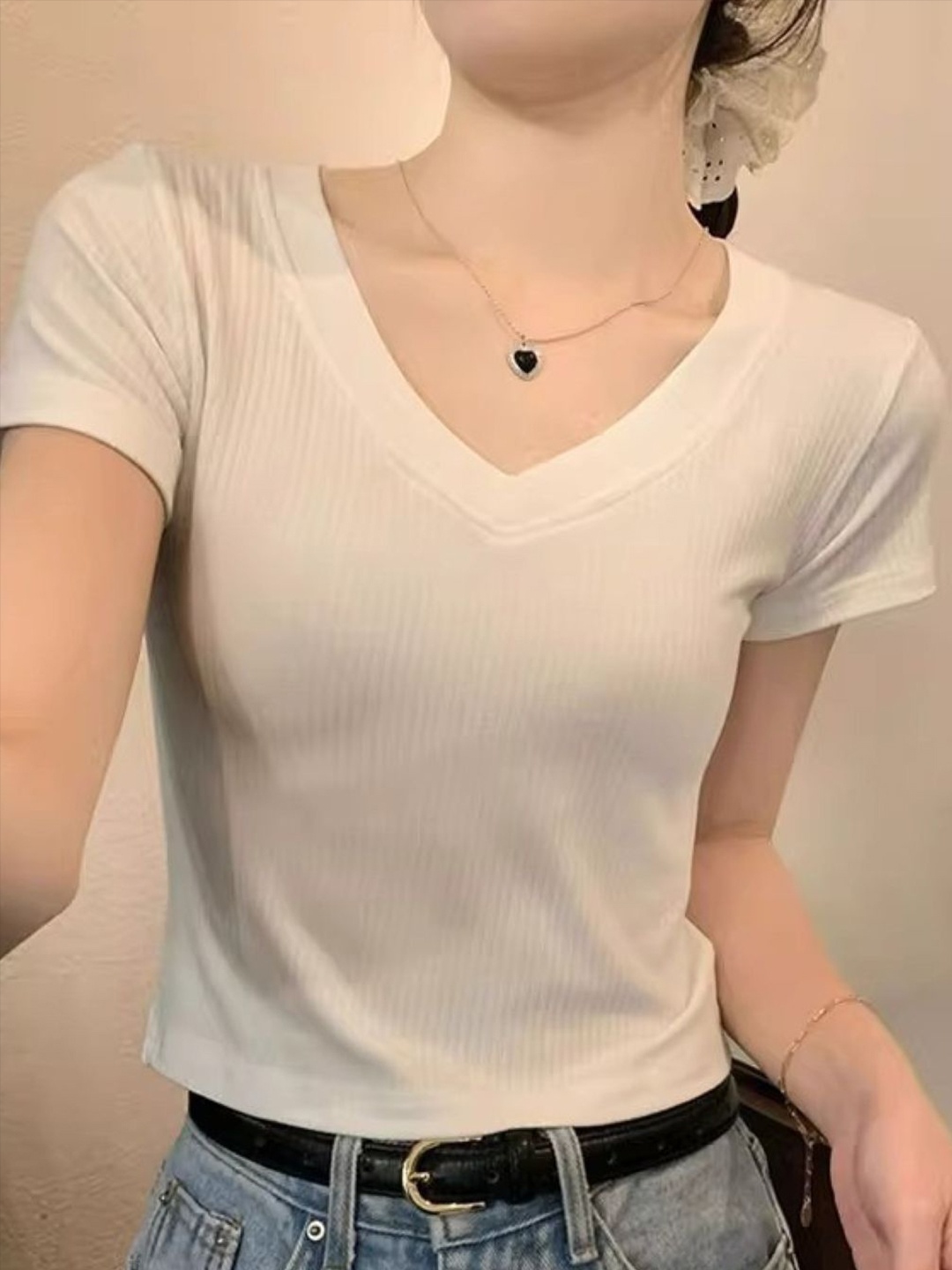 

HERE&NOW Women V-Neck Short Sleeves Solid Top, White