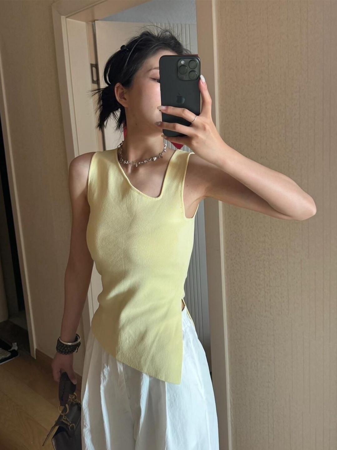 

KPOP Women V-Neck Sleeveless Top, Yellow