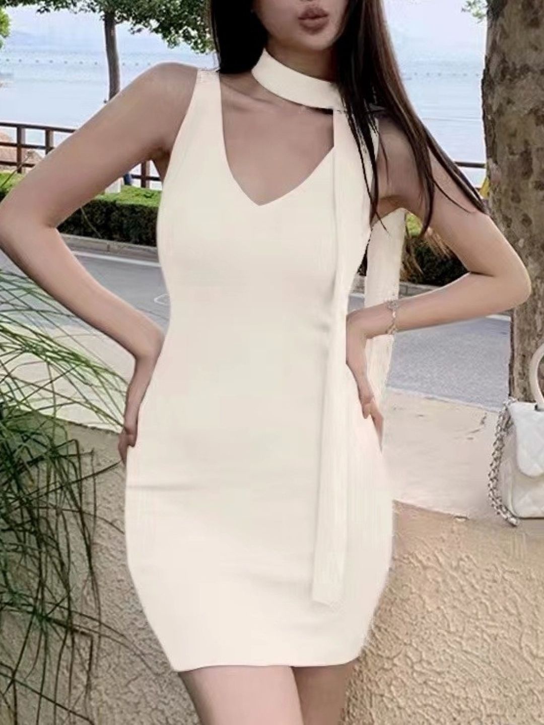 

KPOP Women V-Neck Sleeveless Top, White