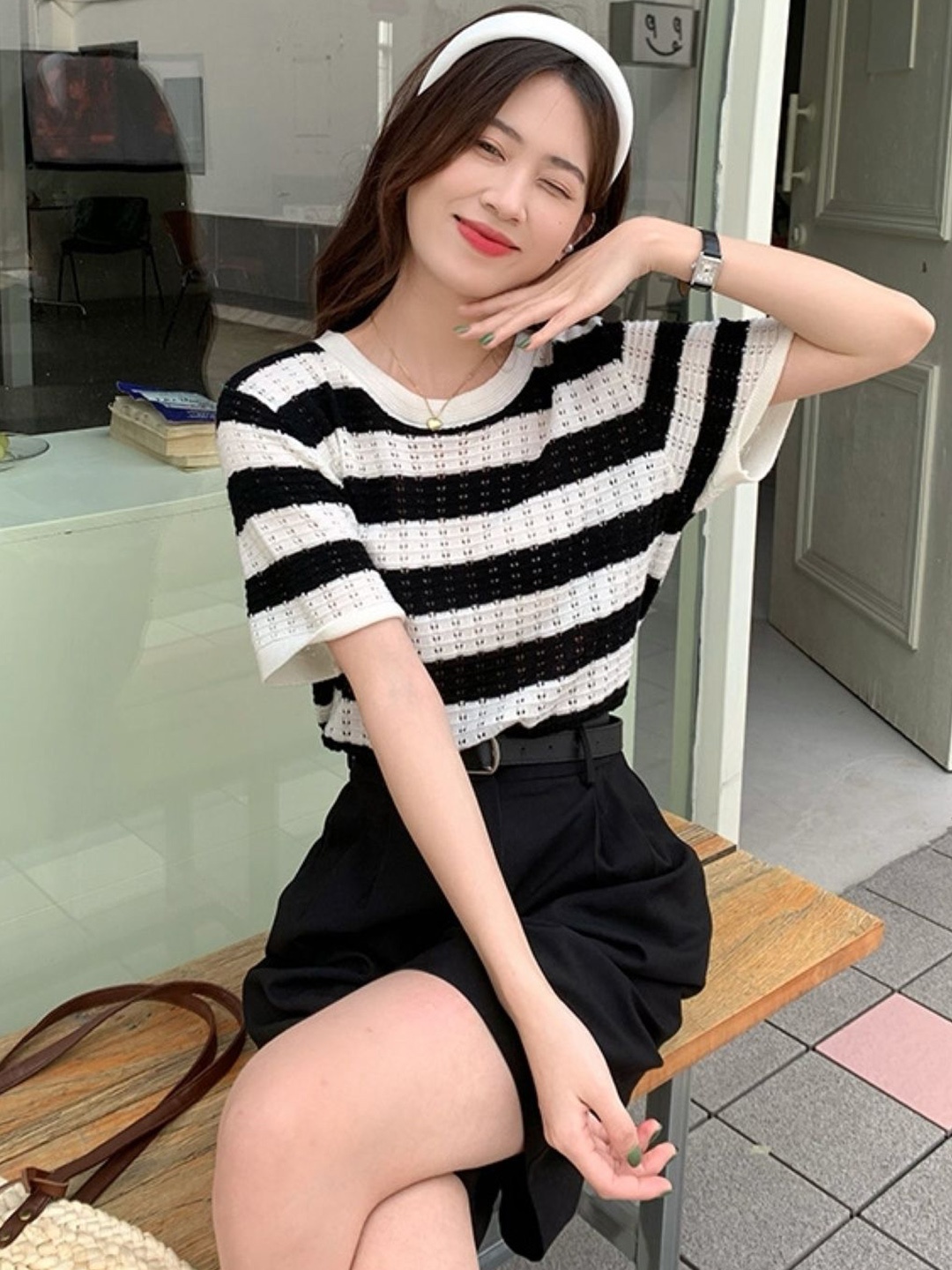 

HERE&NOW Women Round Neck Short Sleeves Horizontal Striped Top, White