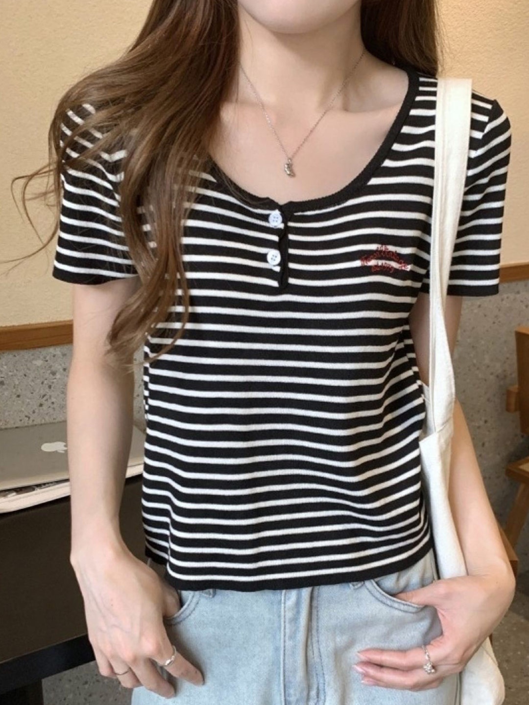 

KPOP Women Striped Round Neck Short Sleeves Top, Black