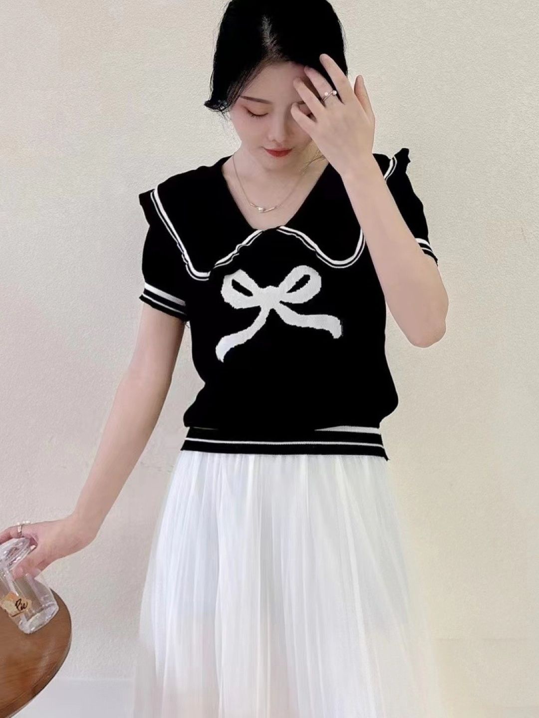 

KPOP Women Printed V-Neck Short Sleeves Top, Black