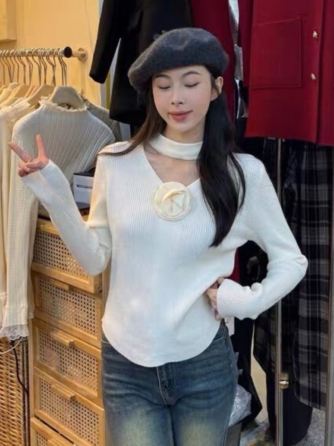 

KPOP Women Striped Corsage Extended Sleeves Top, White