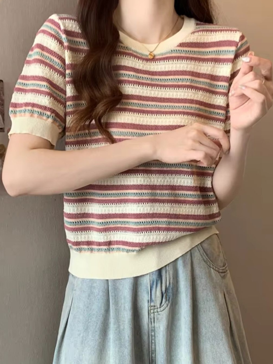 

KPOP Women Striped Round Neck Short Sleeves Top, Brown