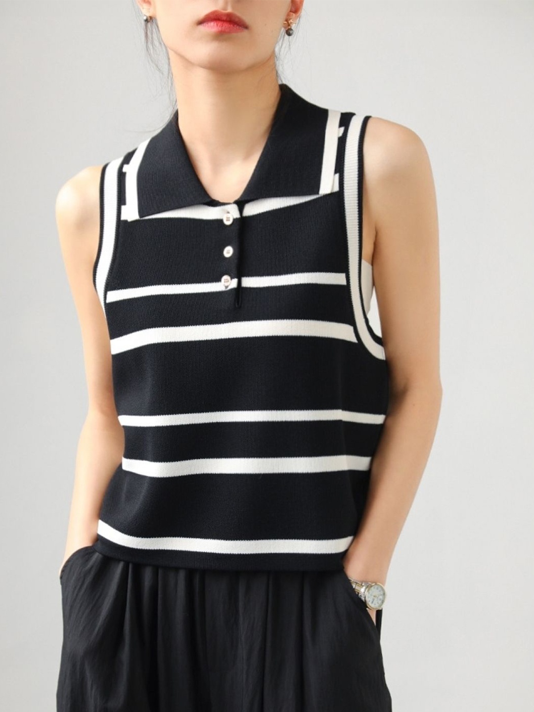 

KPOP Shirt Collar Sleeveless Striped Top, Black