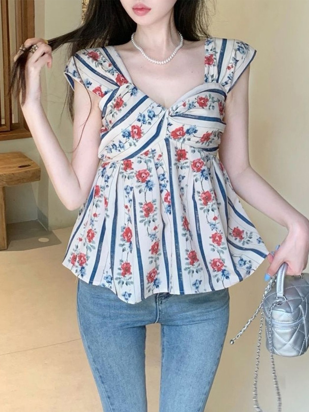 

KPOP Women Floral Printed Sweetheart Neck Top, White