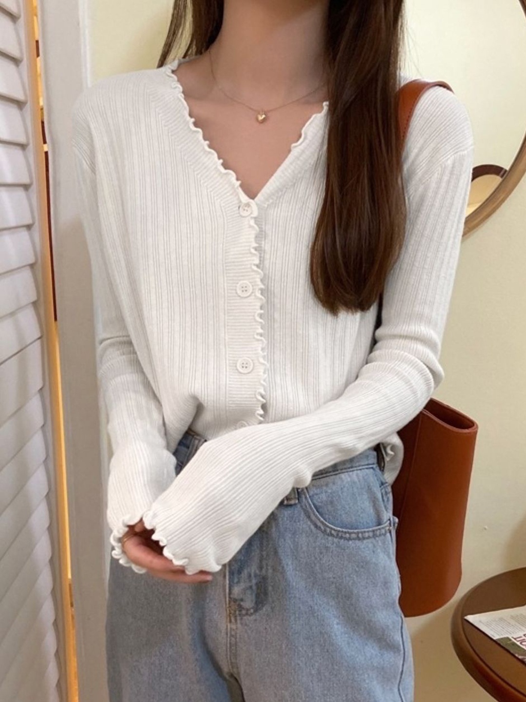 

HERE&NOW Women V-Neck Extended Sleeves Top, White