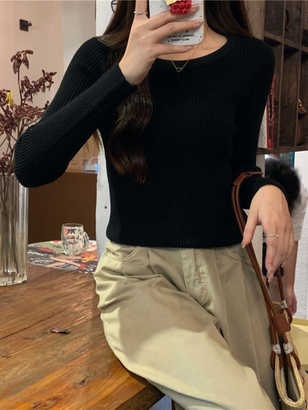 

KPOP Women Round Neck Long Sleeves Top, Black