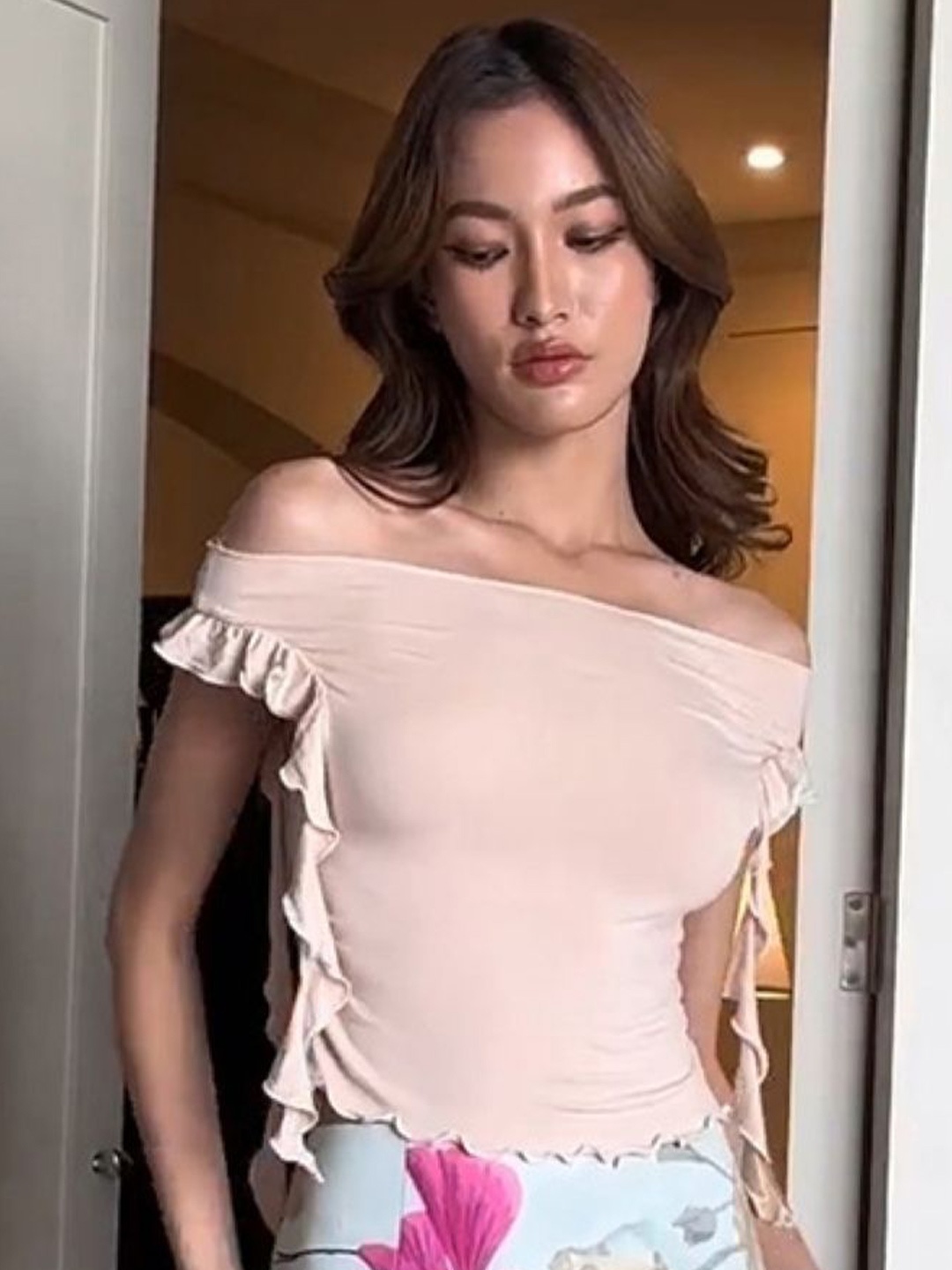 

KPOP Women Off-Shoulder Sleeveless Top, Khaki