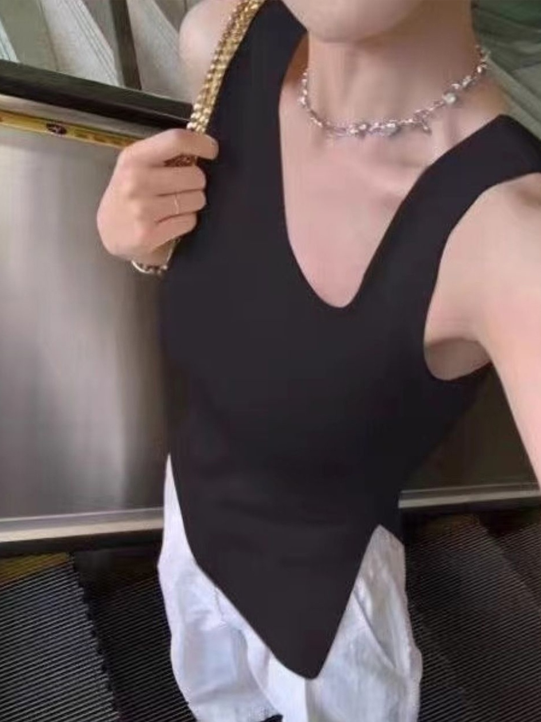 

KPOP Women V-Neck Sleeveless Top, Black