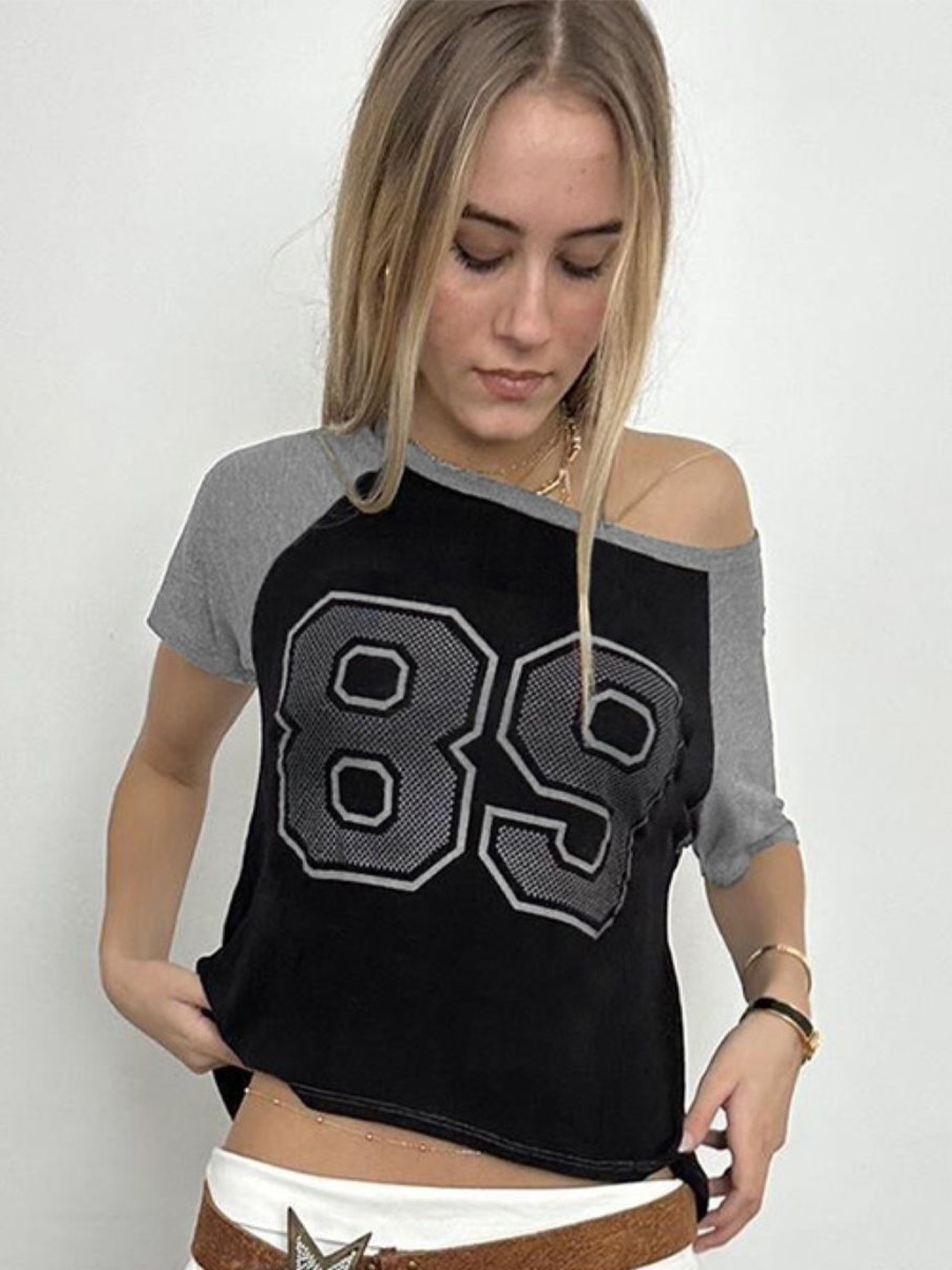 

KPOP Women Typography Printed One Shoulder Crop Top, Grey