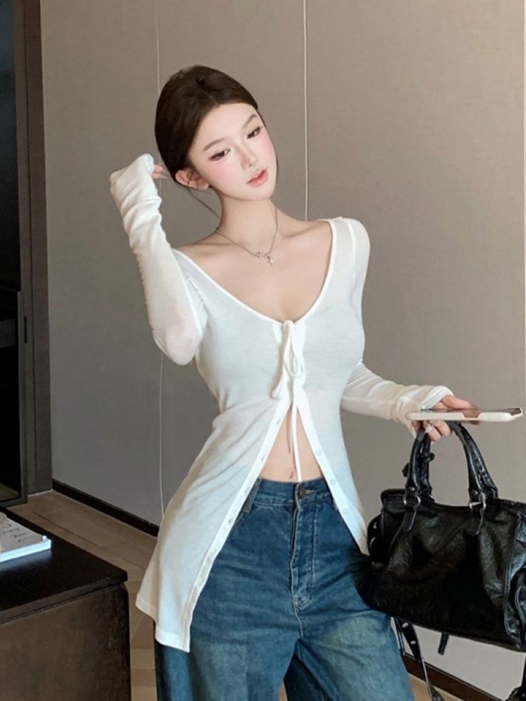 

KPOP Women V-Neck Extended Sleeves Longline Top, White