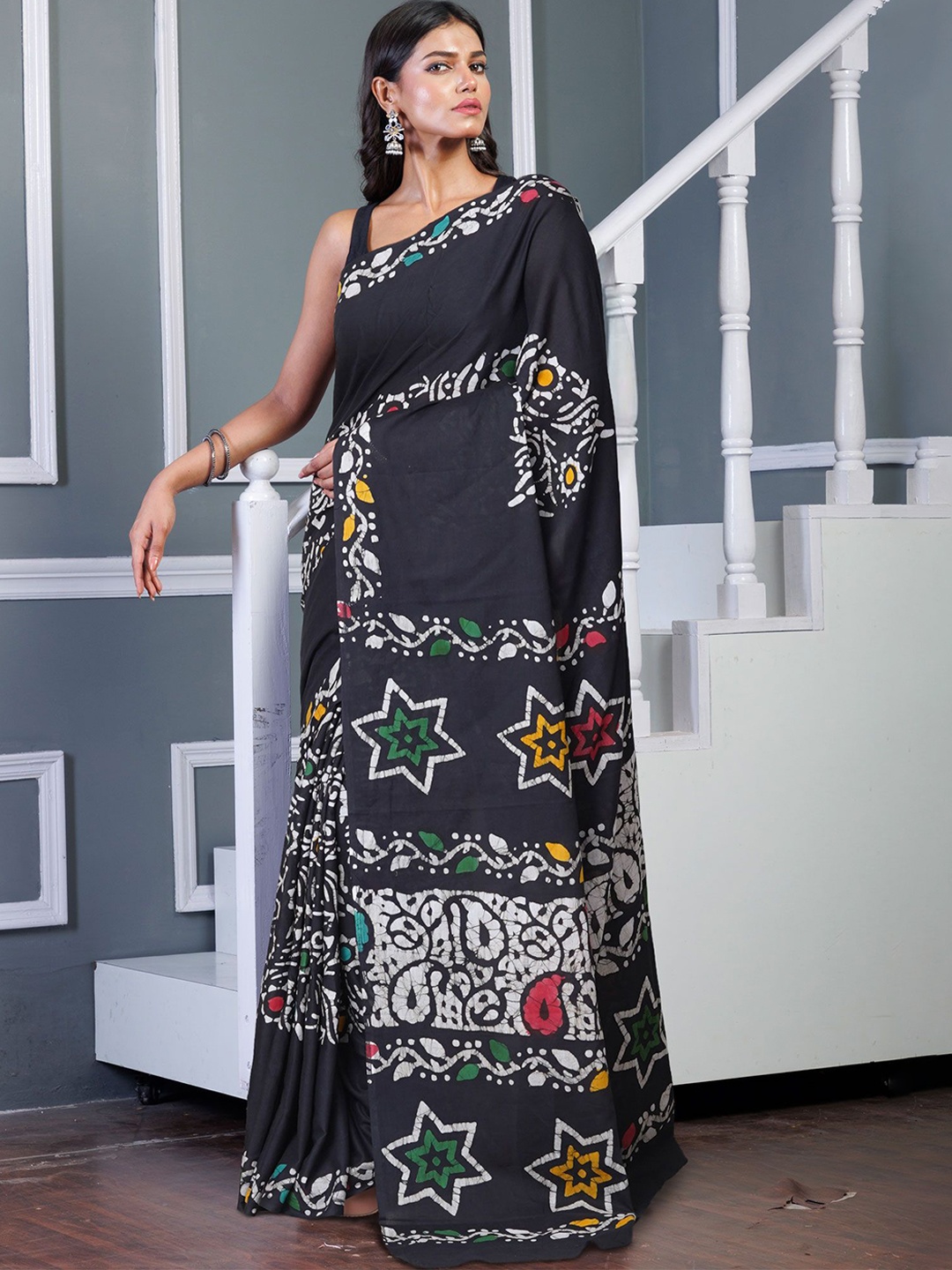 

Unnati Silks Floral Pure Cotton Handloom Block Print Saree, Black