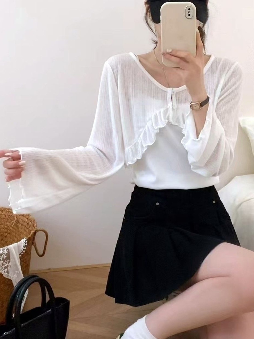 

KPOP Round Neck Long Sleeves Flared Sleeves Regular Top, White