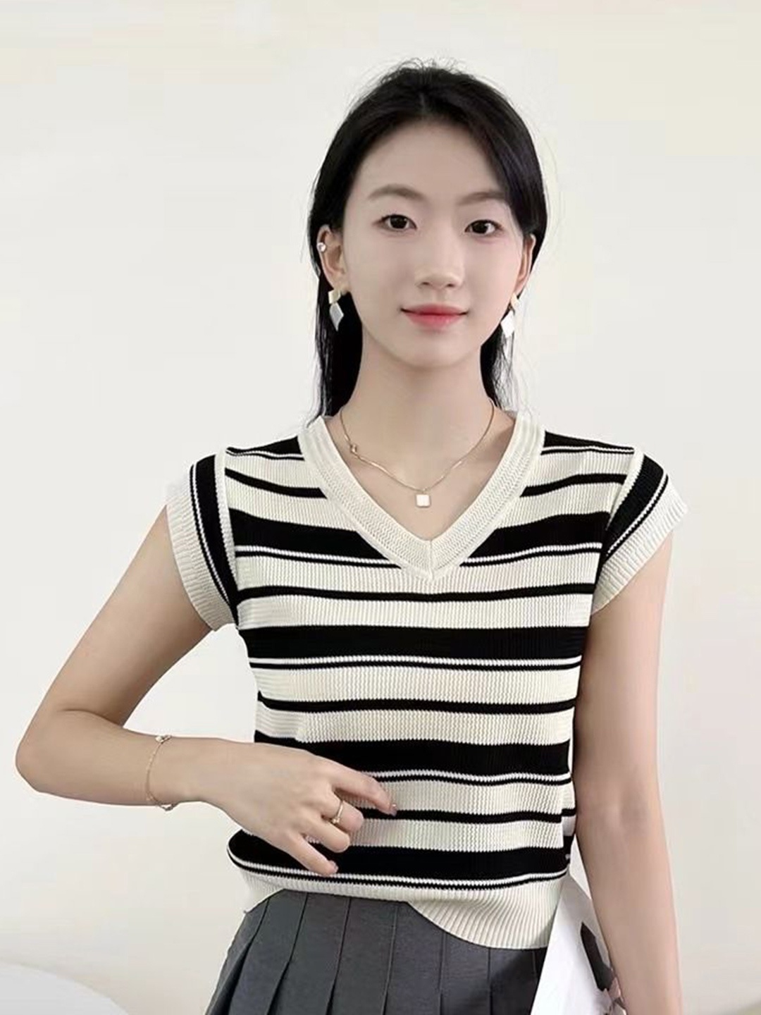

KPOP Women Ribbed Striped Top, White