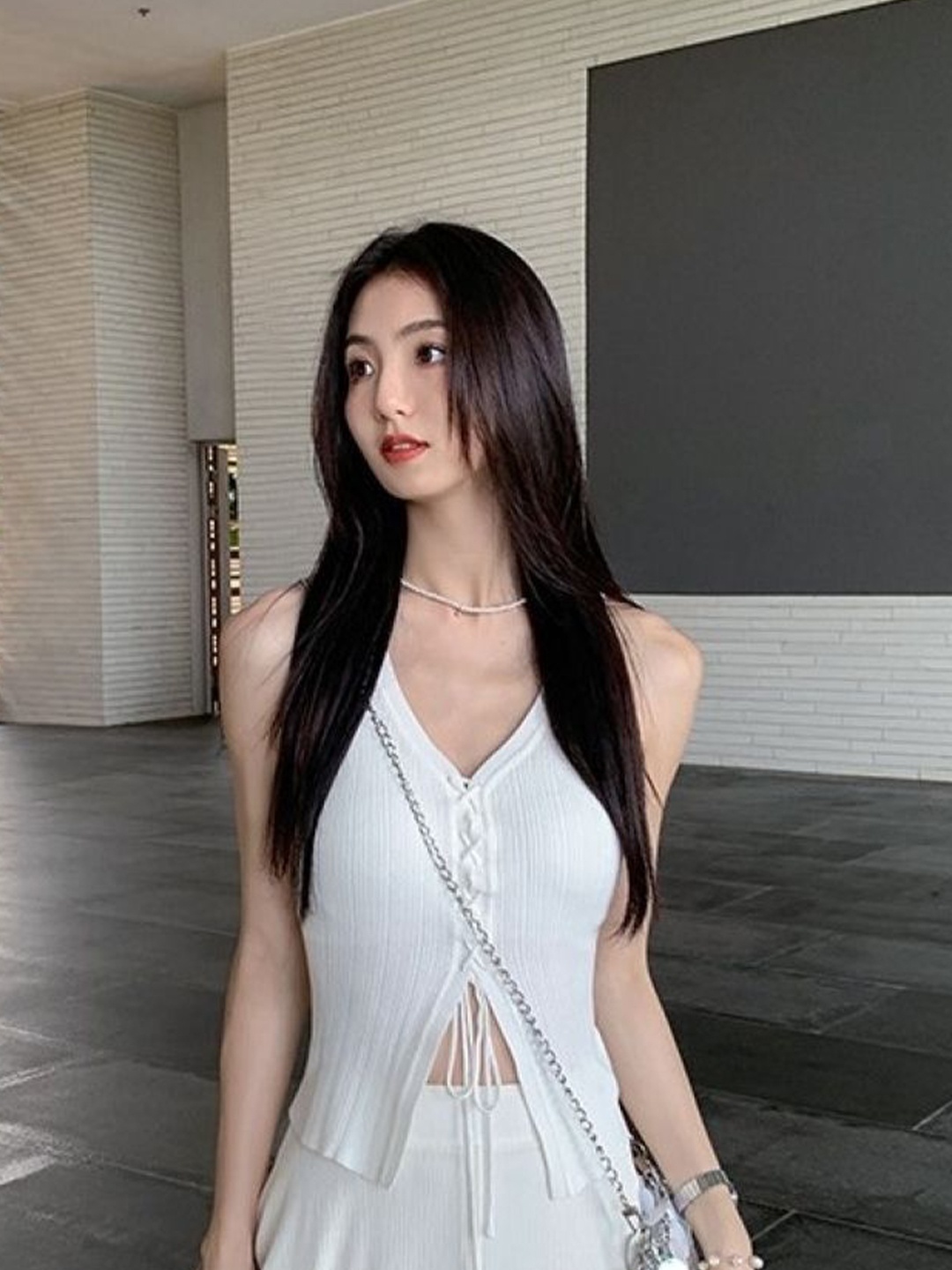 

KPOP Women V-Neck Sleeveless Top, White