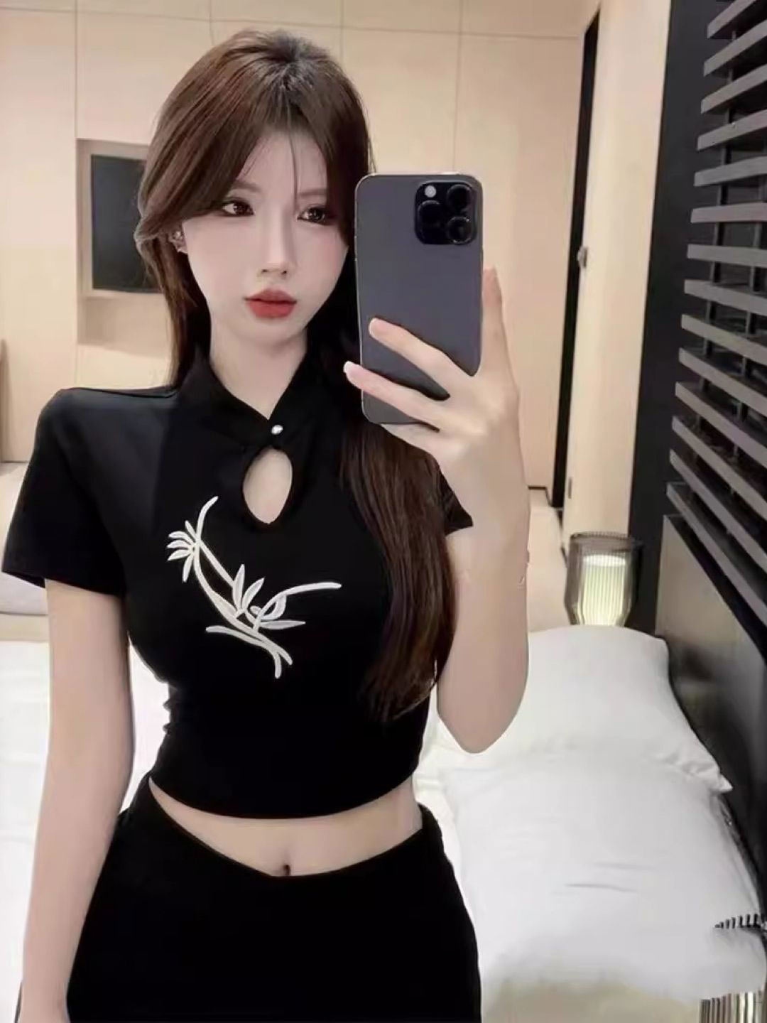 

KPOP Women Floral Printed Keyhole Neck Top, Black