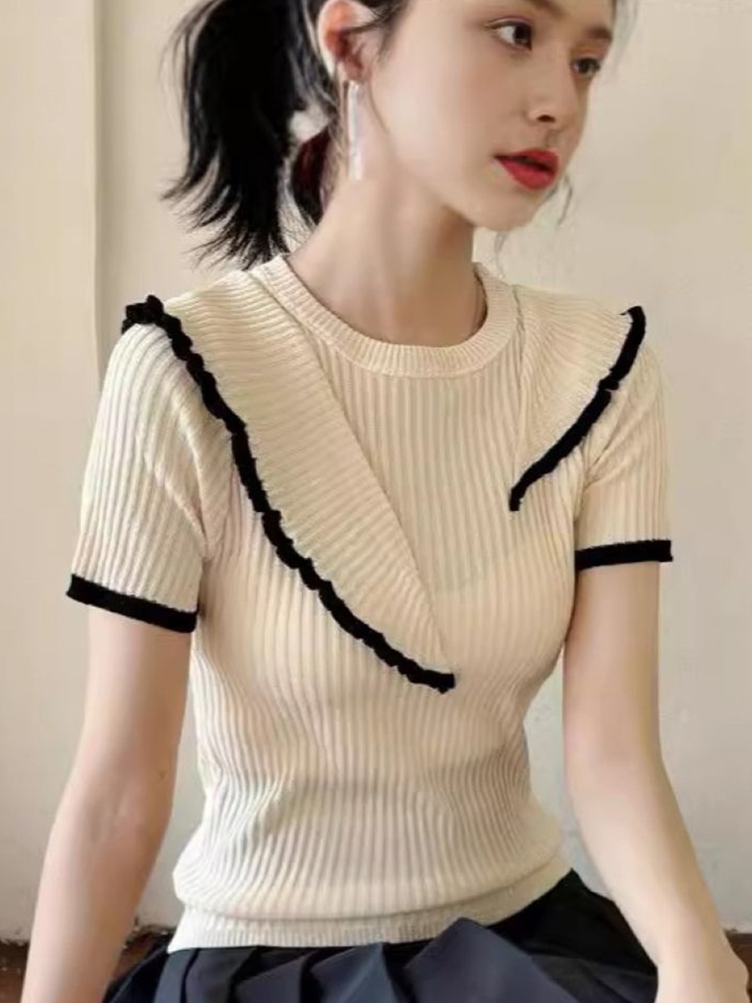

KPOP Women Round Neck Top, Cream