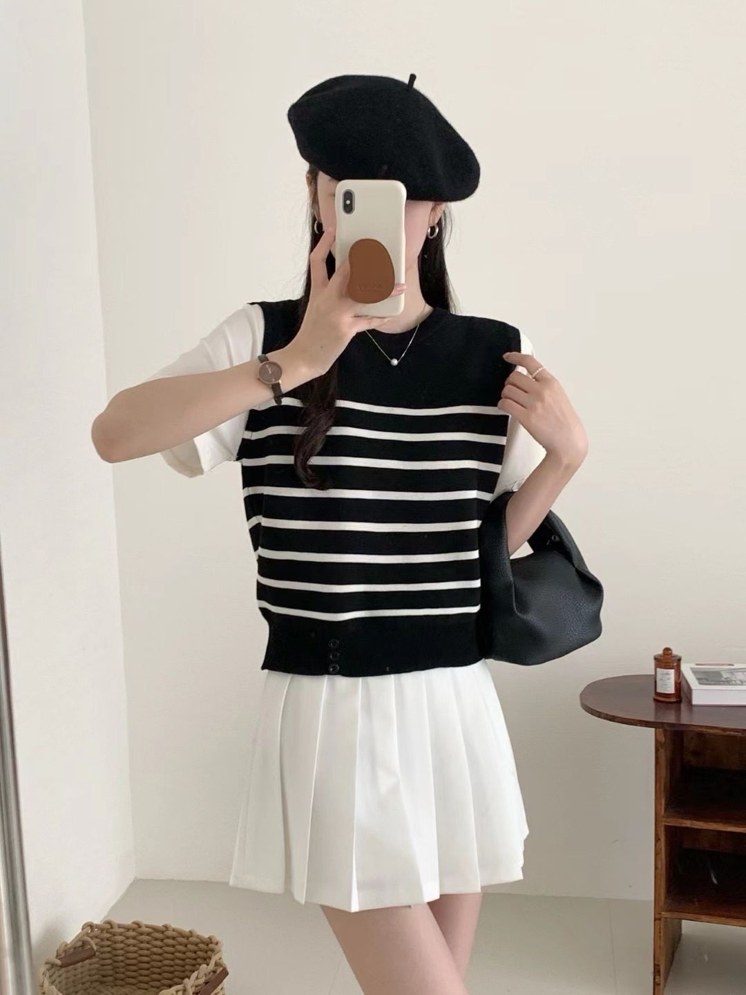 

KPOP Women Striped Round Neck Short Sleeves Top, Black
