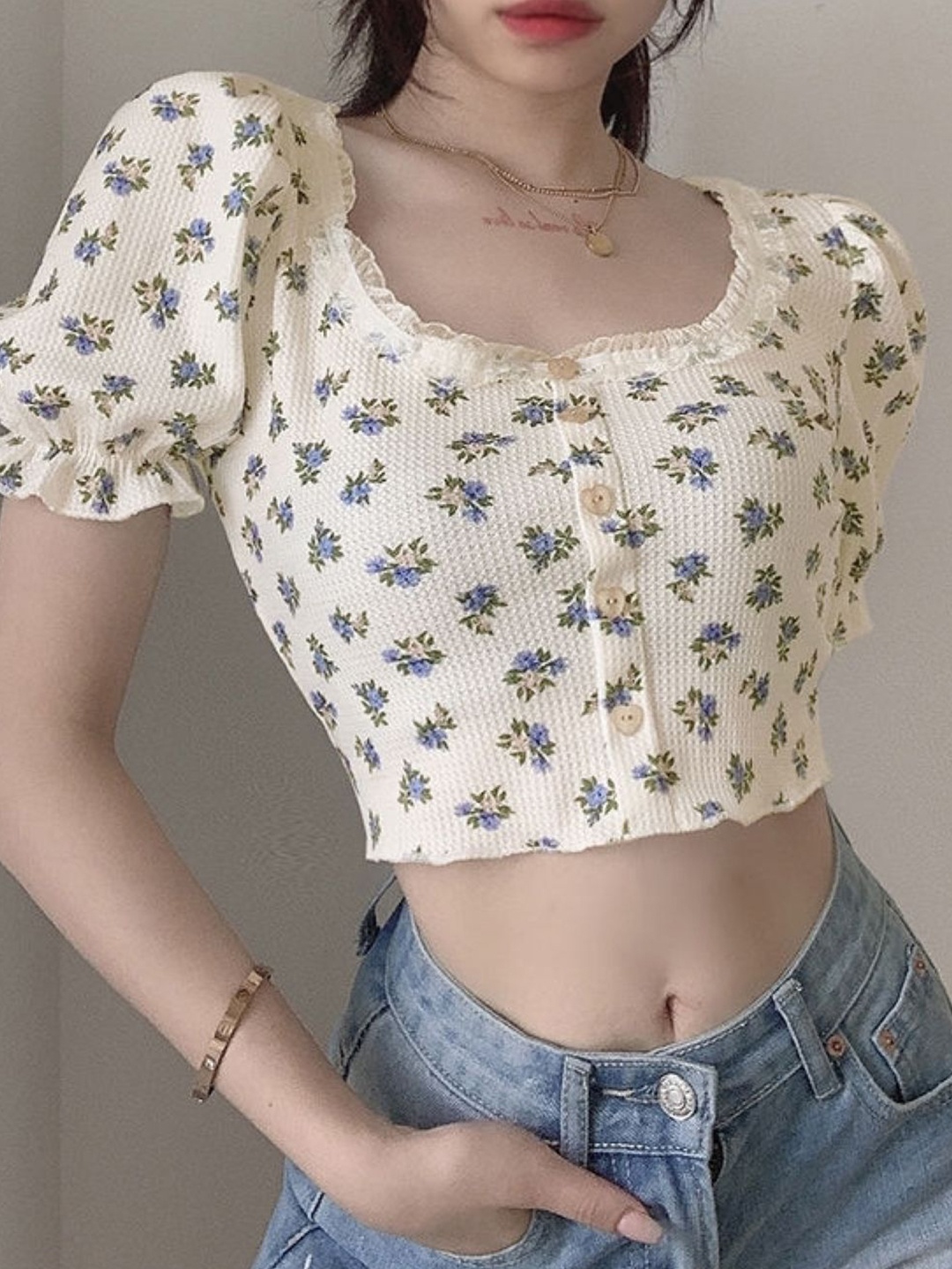 

KPOP Floral Print Round Neck Puff Sleeves Crop Top, White
