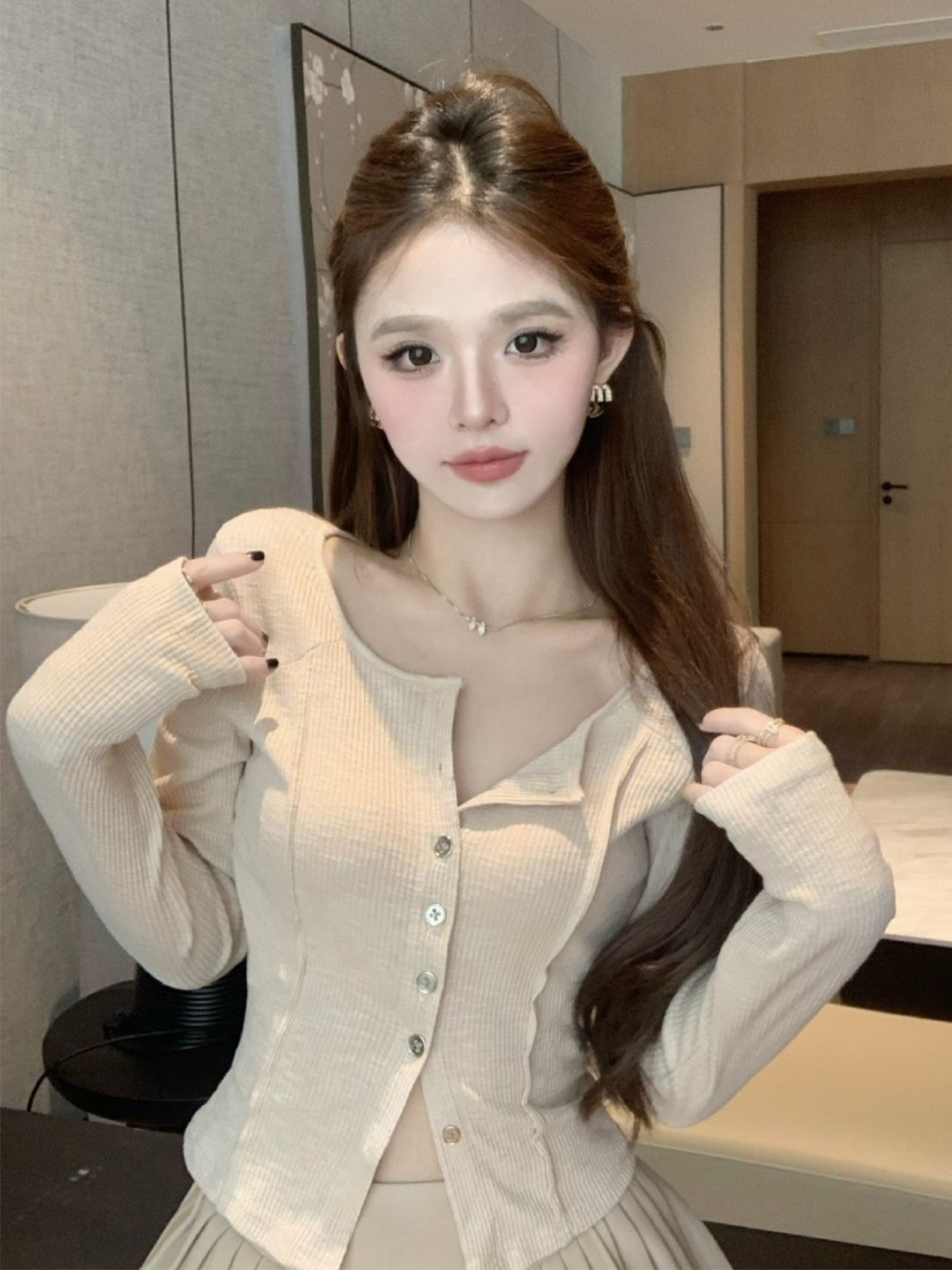 

HERE&NOW Women Round Neck Long Extended Sleeves Top, Khaki