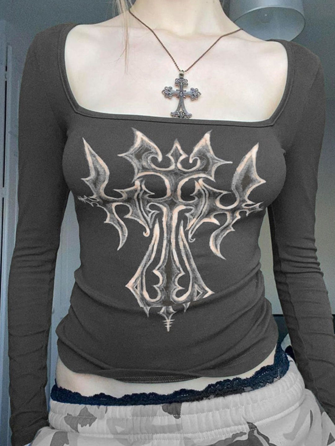 

KPOP Women Graphic Printed Square Neck Long Sleeves Top, Grey