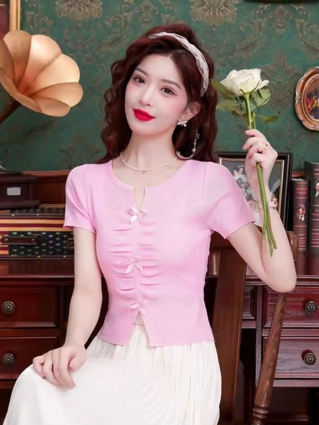 

KPOP Short Sleeves Keyhole Neck Ruched Regular Top, Pink