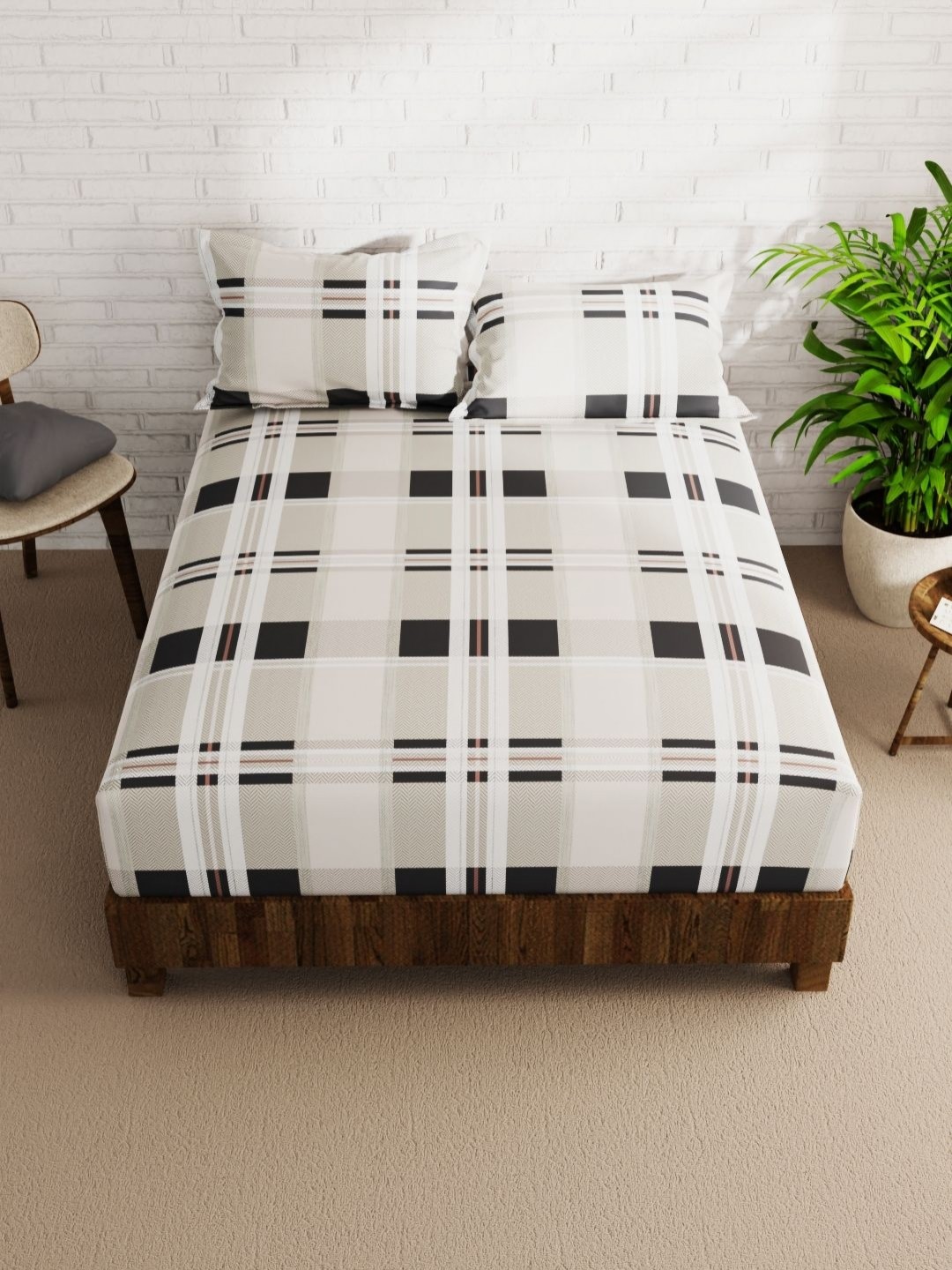 

KOPA Envogue Beige & Black Geometric Microfiber 152 TC Queen Bedsheet Set-2.15 m X 2.40 m