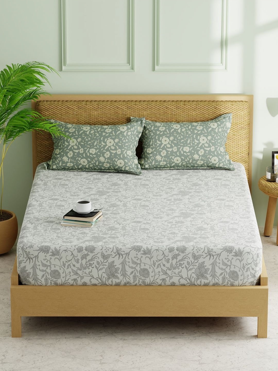 

KOPA Lorenzo Grey Floral Microfiber 152 TC Queen Fitted Bedsheet Set 1.98 m X 1.80 m
