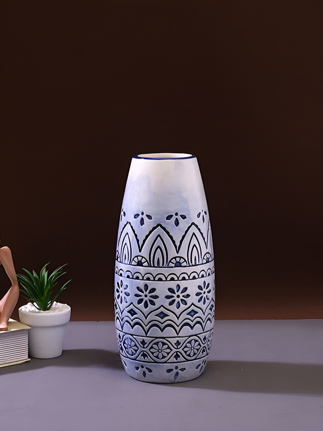 

TAYHAA White & Blue Ceramic Flower Vase