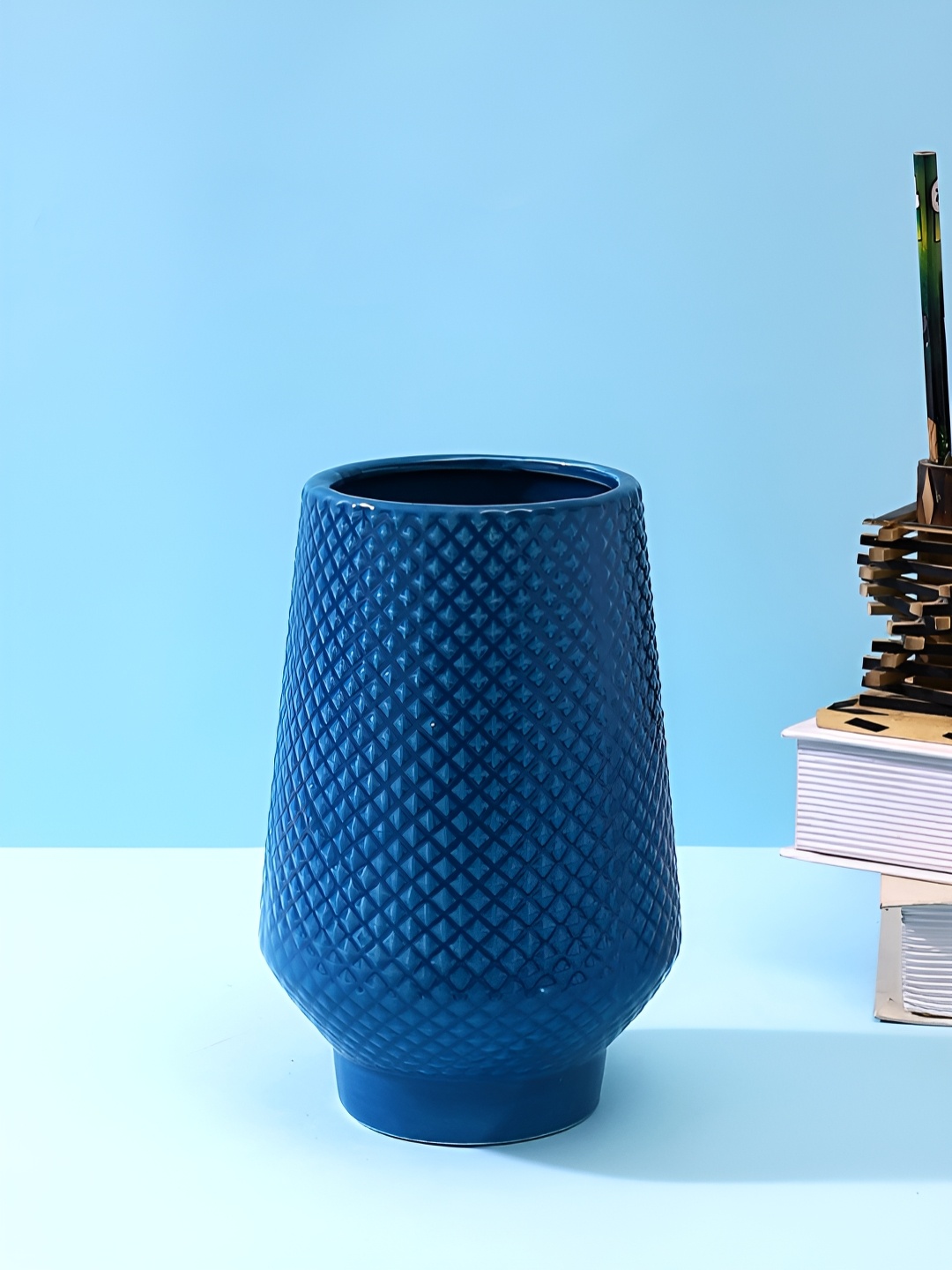 

TAYHAA Blue Textured Ceramic Flower Vase