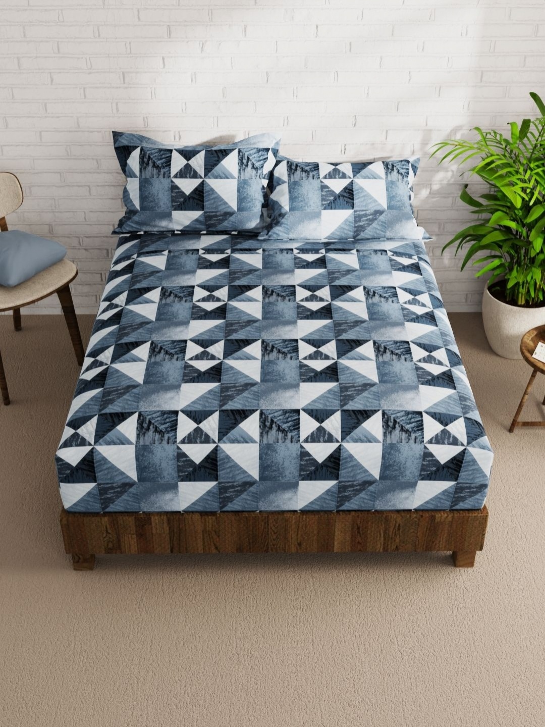 

KOPA Envogue Blue & White Geometric Microfiber 152 TC Queen Bedsheet Set-2.15 m X 2.40 m