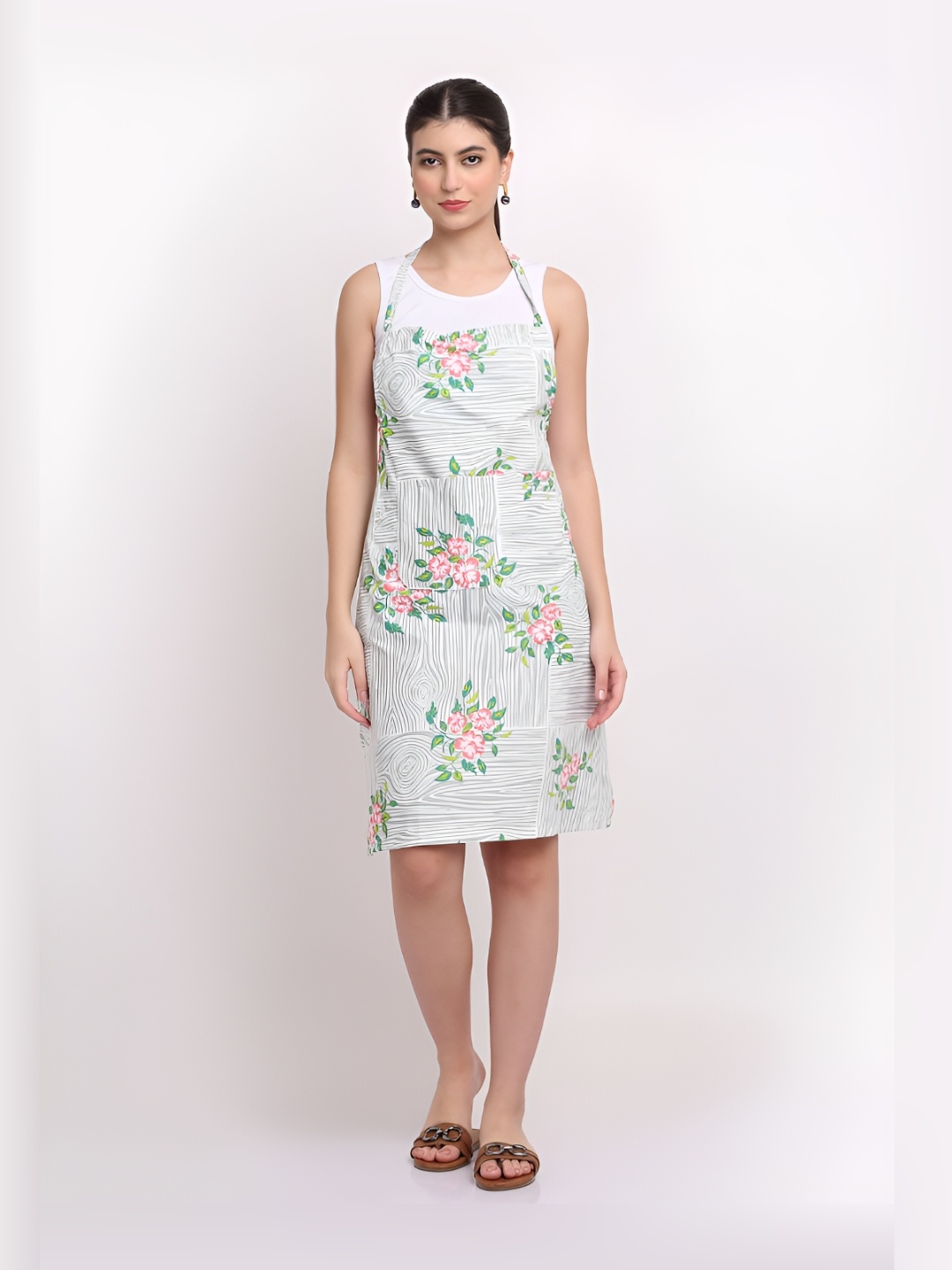 

Arrabi Grey & White Floral Printed Cotton Aprons With Pockets